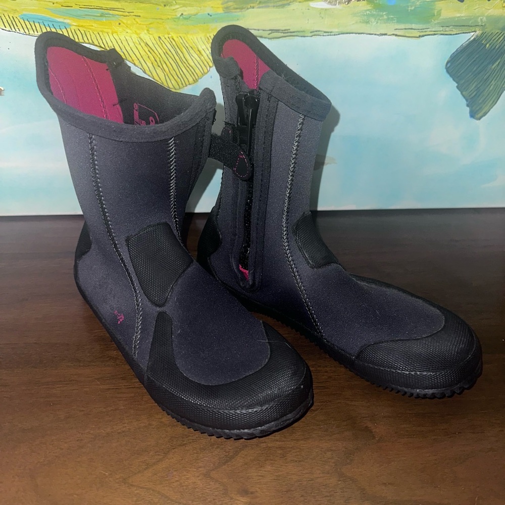 Women's Black Neoprene Boots